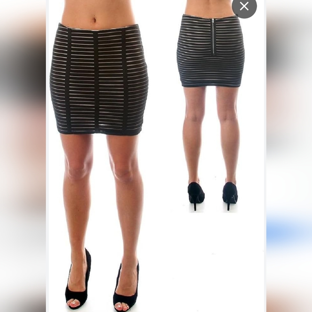 WET SEAL Women's Black Cream Striped Stretch Mini Skirt Lined - M